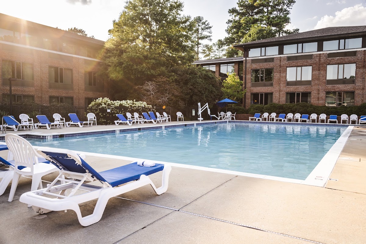 Williamsburg Woodlands Hotel & Suites