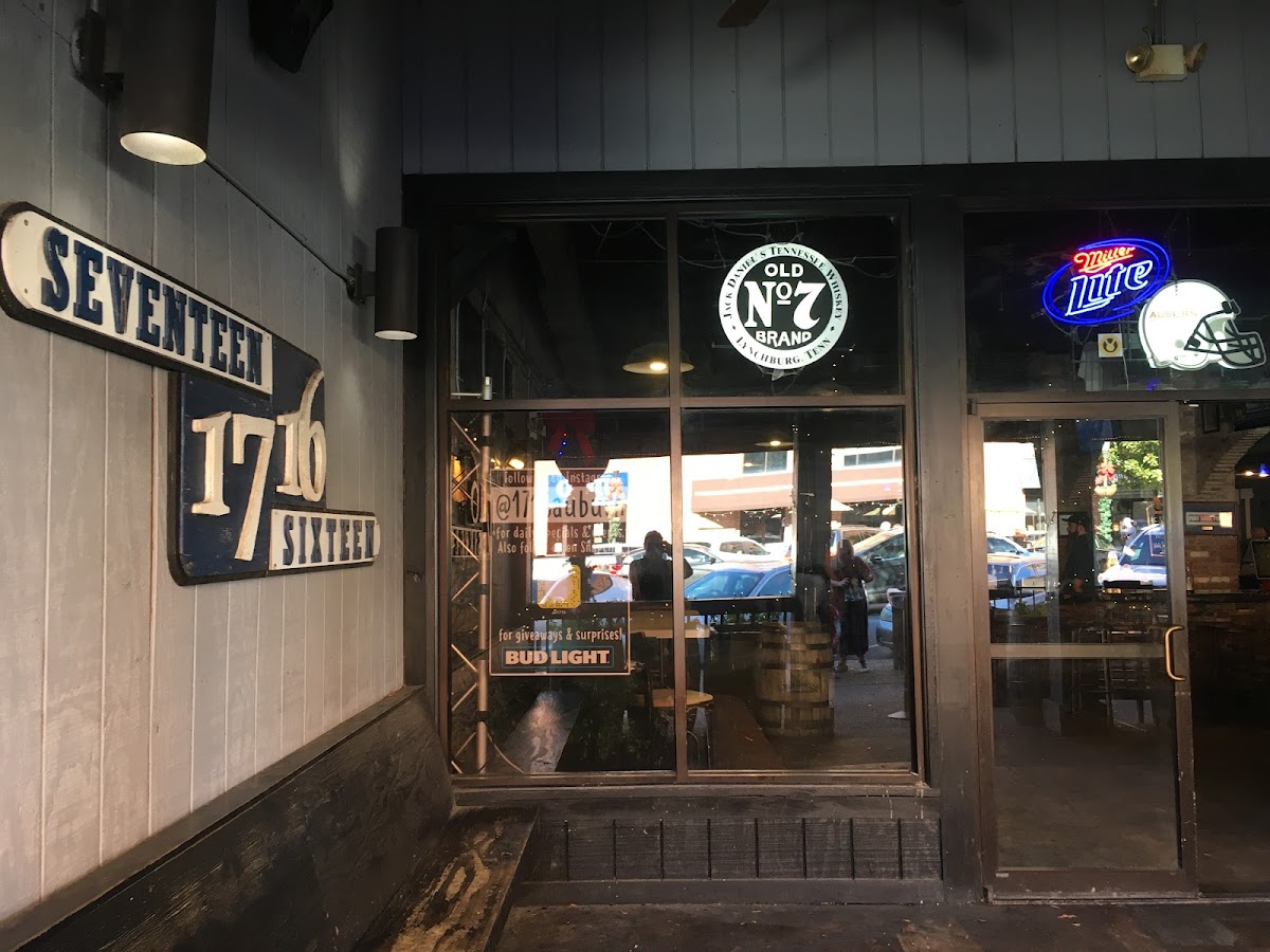 17-16 Bar