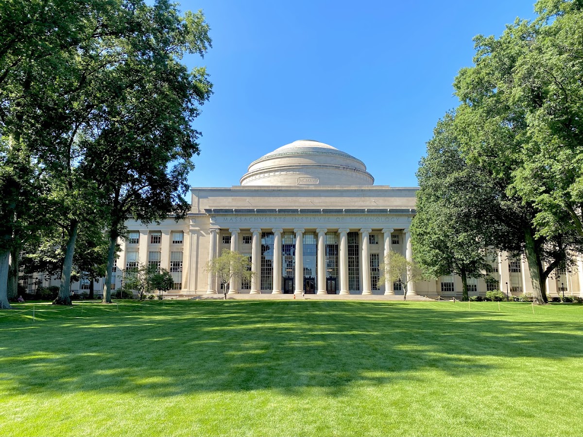 MIT Guide: Where to Eat, Drink & Stay in Cambridge (2026)