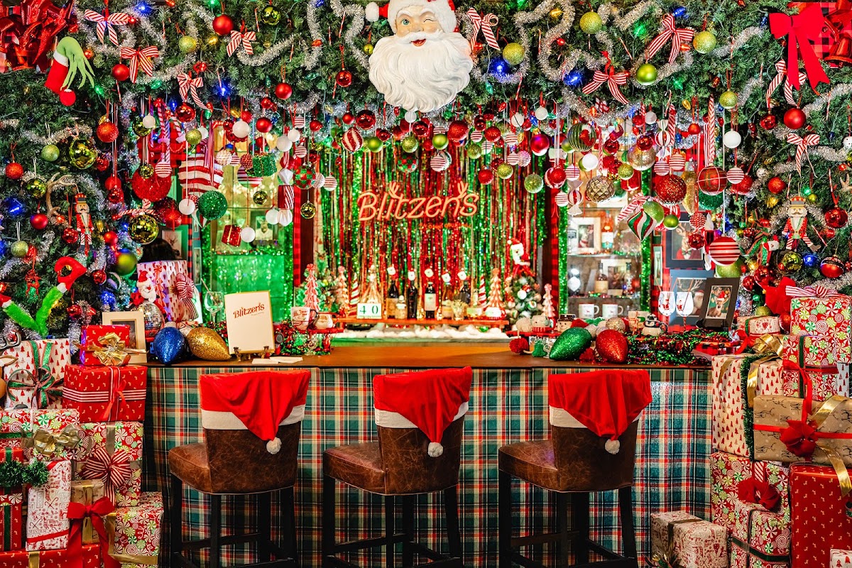 Blitzen's at Vues Lobby Bar