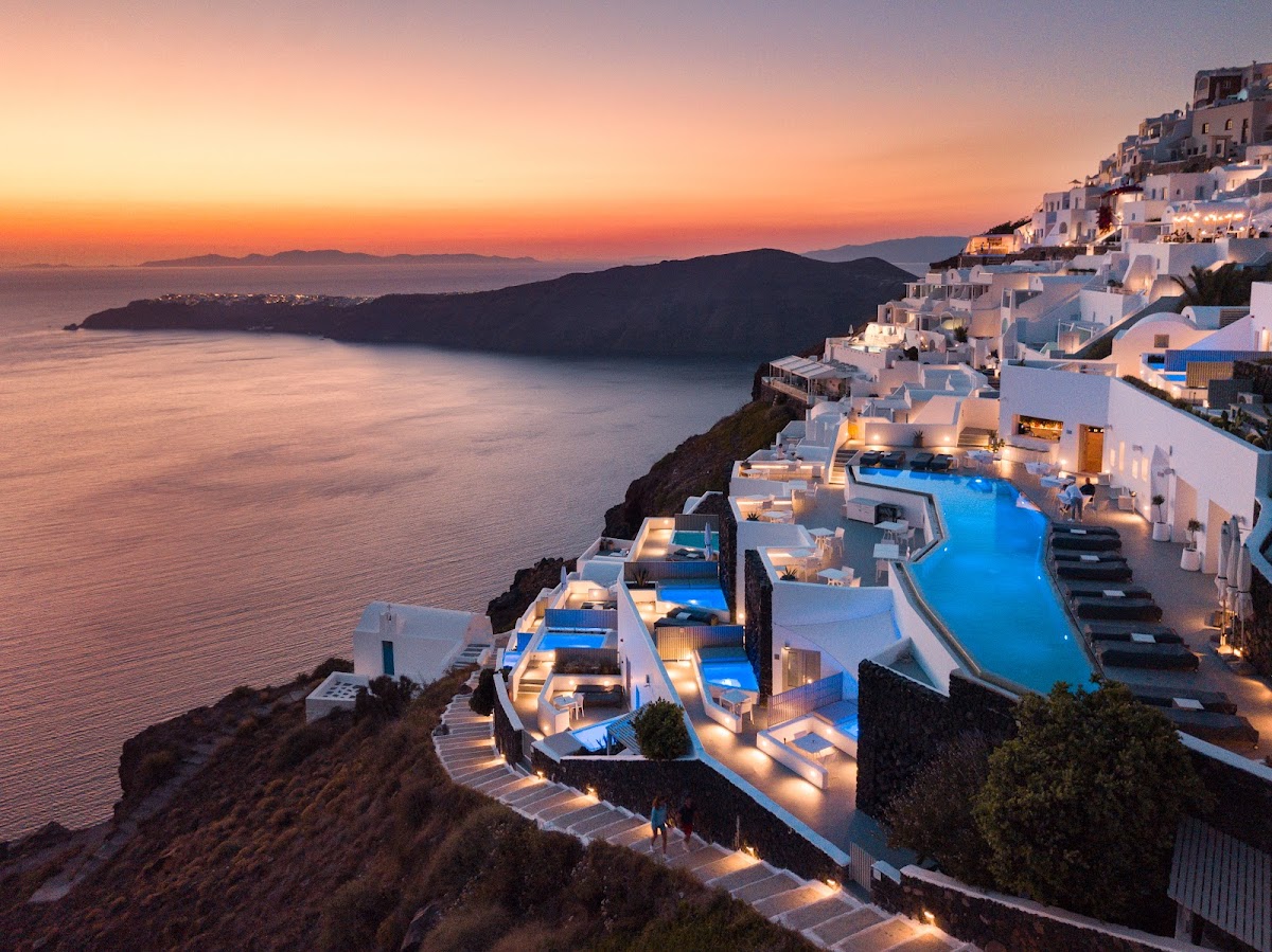 Best Santorini Wedding Venues (2026): Pricing, Costs & How to Choose
