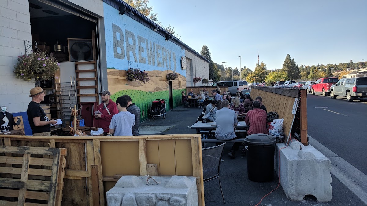 Trailside Taproom by Paradise Creek Brewery