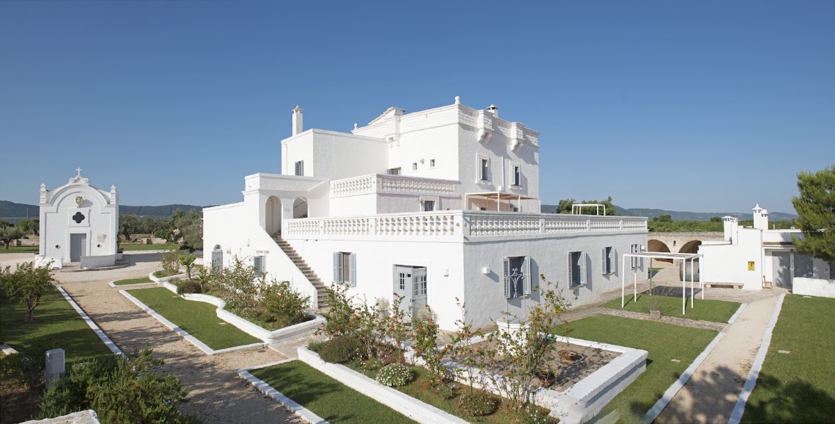 Masseria San Giovanni, Fasano — whitewashed 19th-century masseria with a consecrated church and gardens, for up to 250 guests