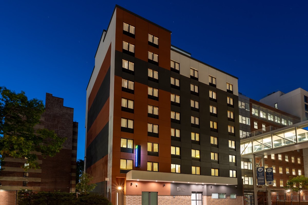 Holiday Inn Express & Suites Bronx - Zoo Area by IHG