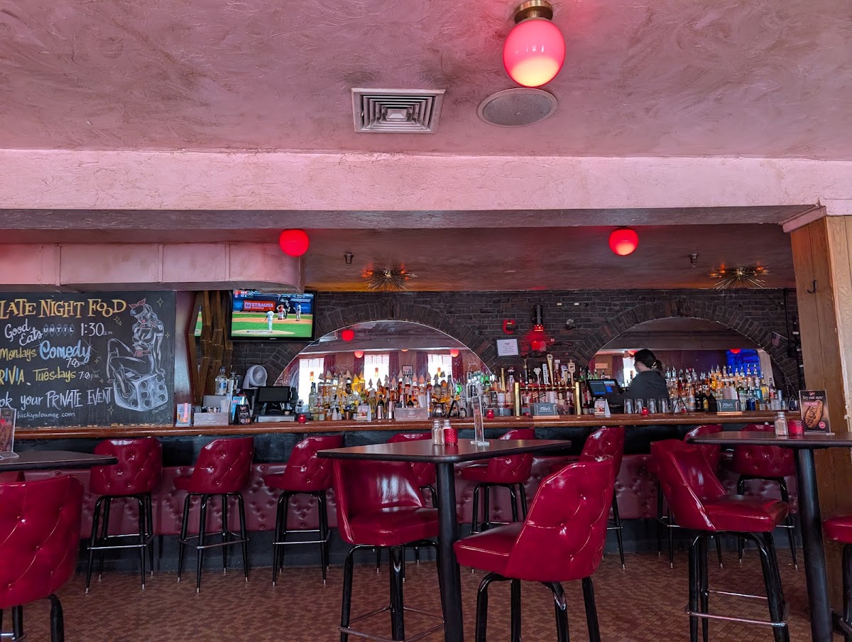 Lucky's Lounge