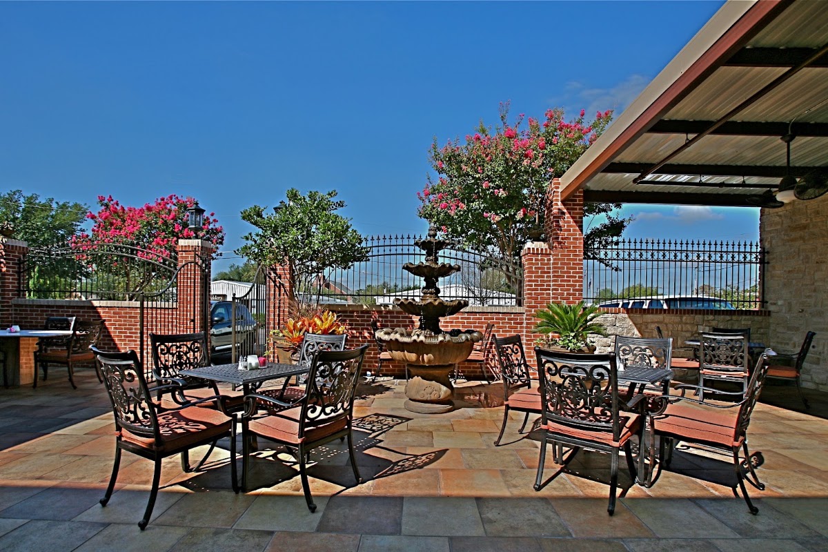 Farina's Winery & Cafe Grapevine