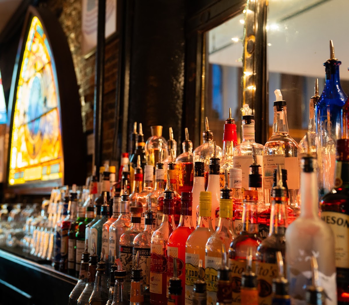One Pelham East Bar & Grill