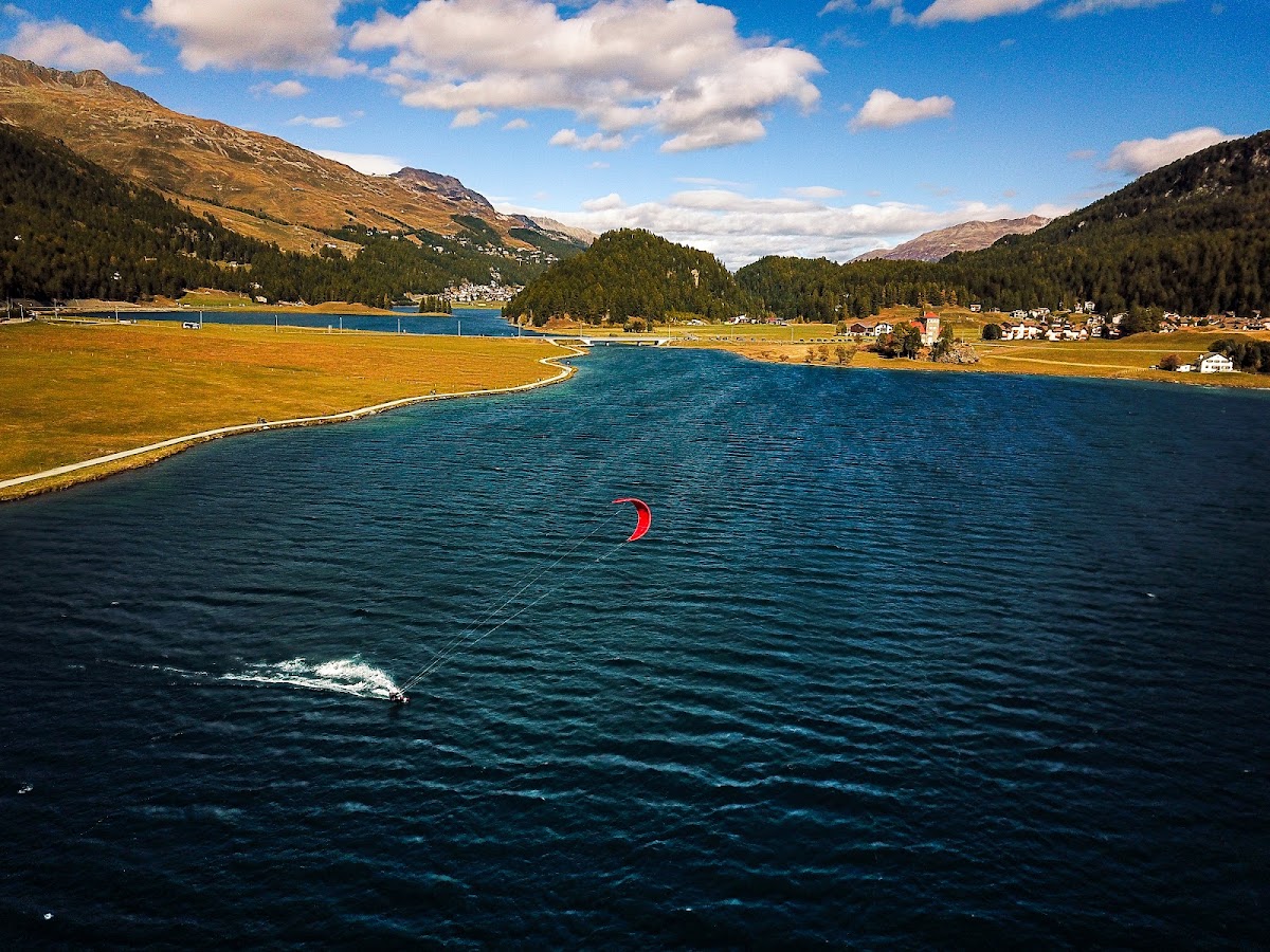 Swiss Kitesurf GmbH | Snowkiten & Kitesurfen Silvaplana