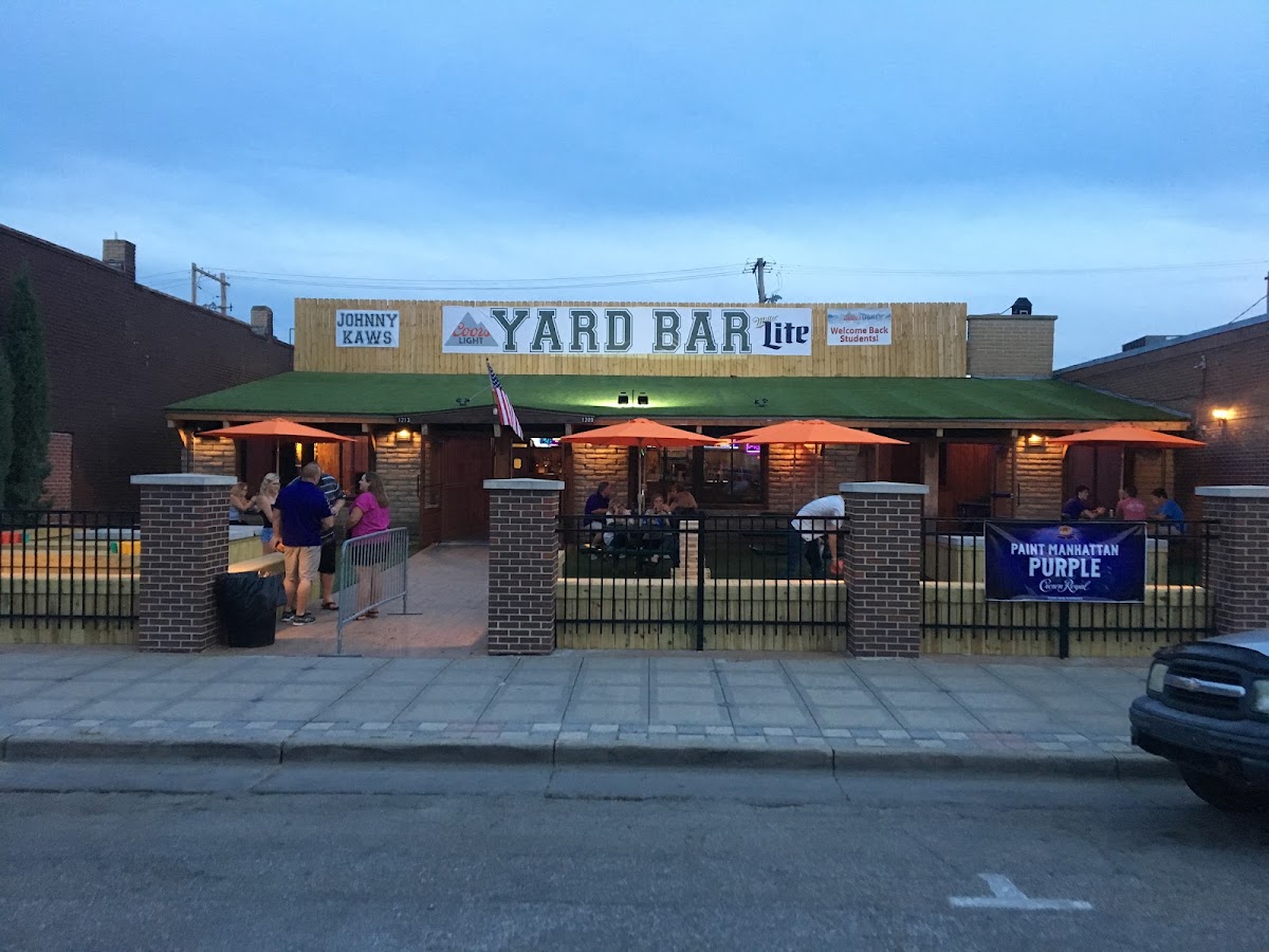 Johnny Kaw's Yard Bar
