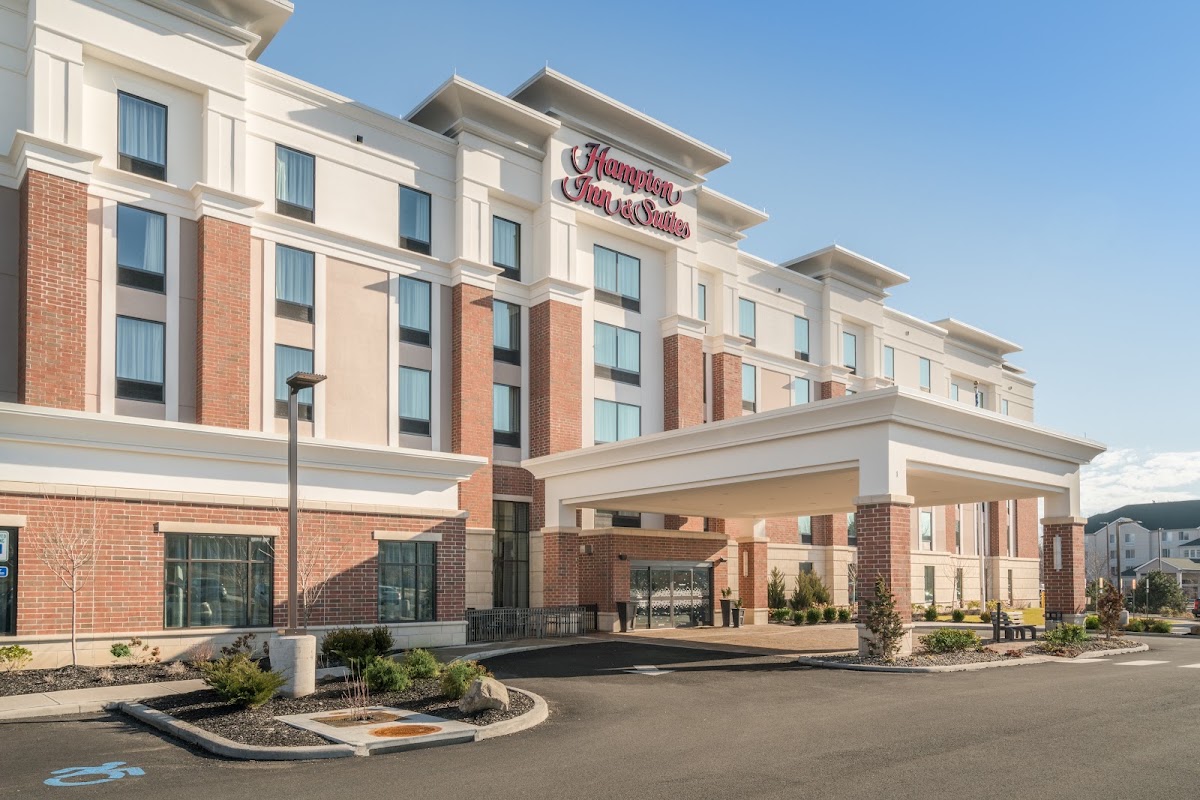 Hampton Inn & Suites Newburgh Stewart Airport