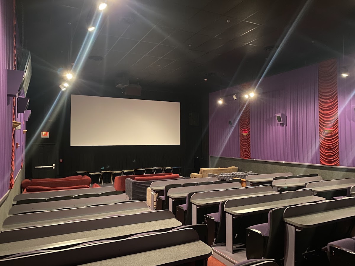 Reel Pizza Cinerama
