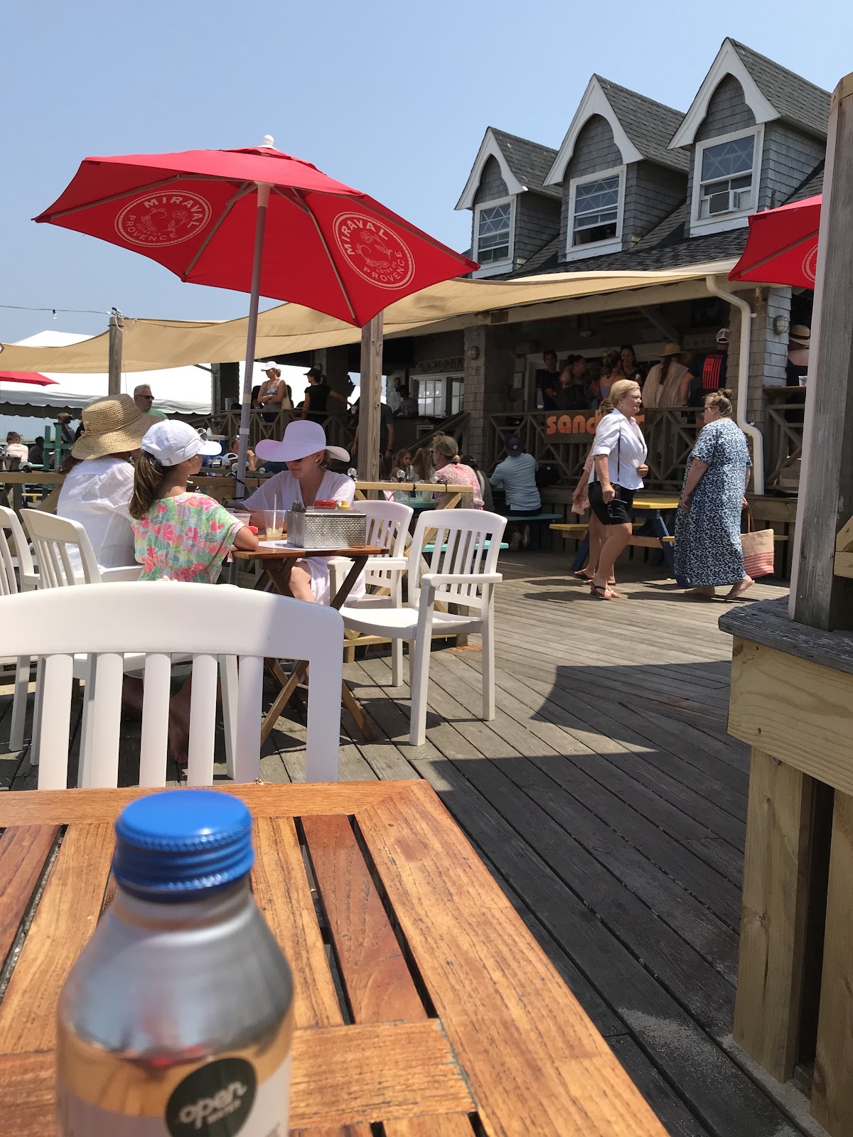 Sandbar at Jetties Beach Bar & Restaurant