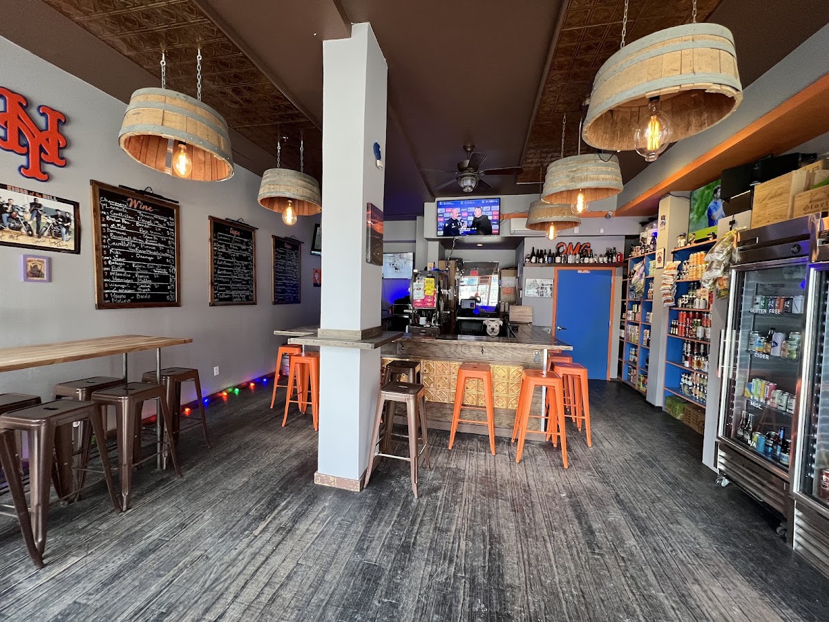 City Hops Craft Beer and Wine Bar