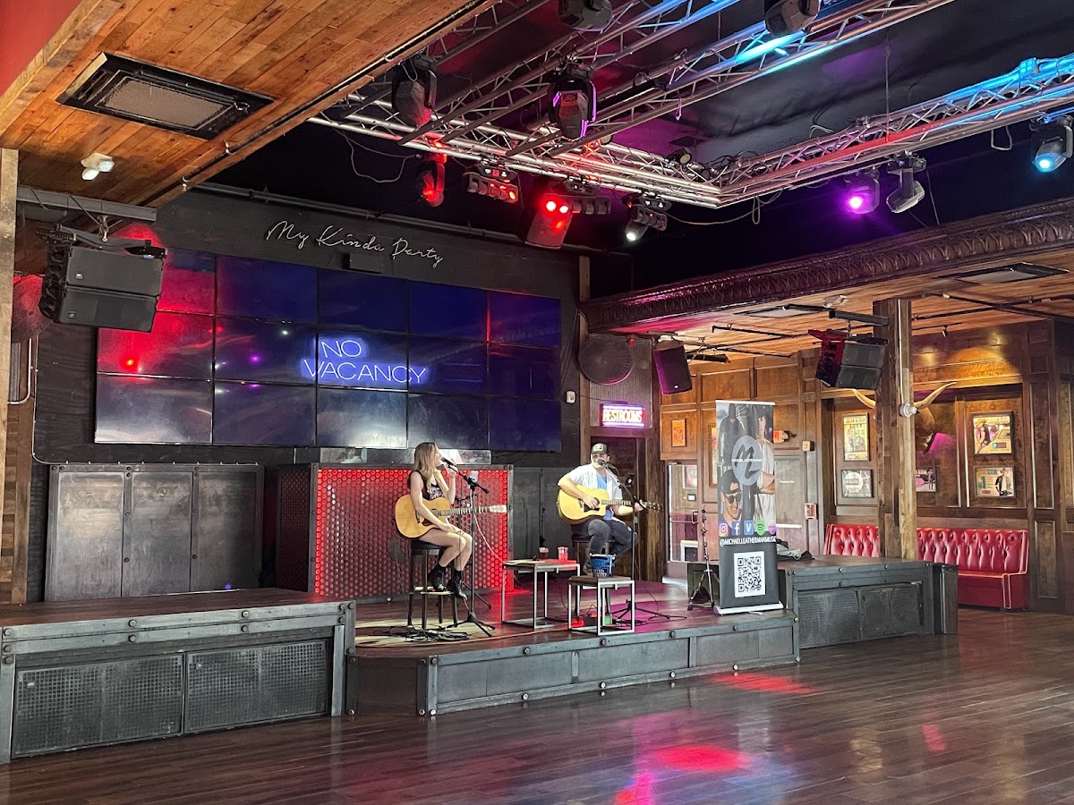 Jason Aldean's Kitchen + Rooftop Bar
