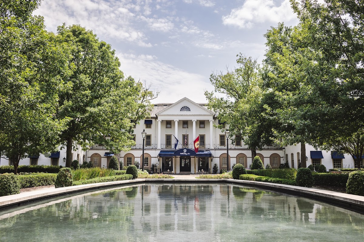 Williamsburg Inn, an official Colonial Williamsburg Hotel