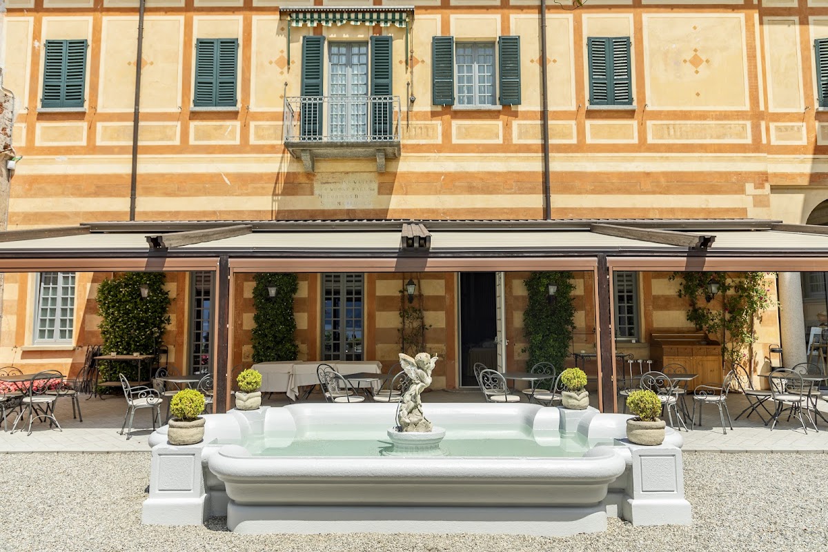 Hotel Villa Cipressi — cliffside botanical-garden boutique hotel in Varenna on Lake Como, licensed for civil ceremonies, capacity for 60 guests