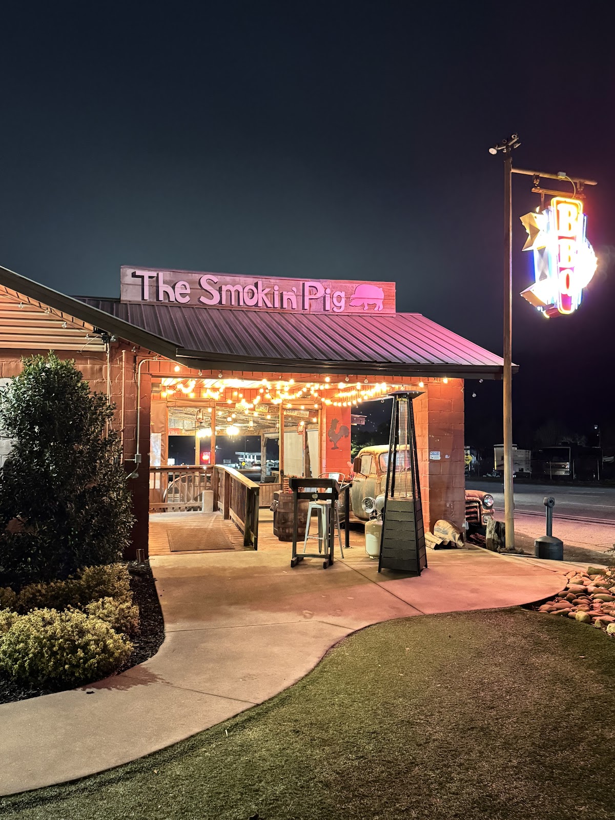 The Smokin' Pig of Pendleton