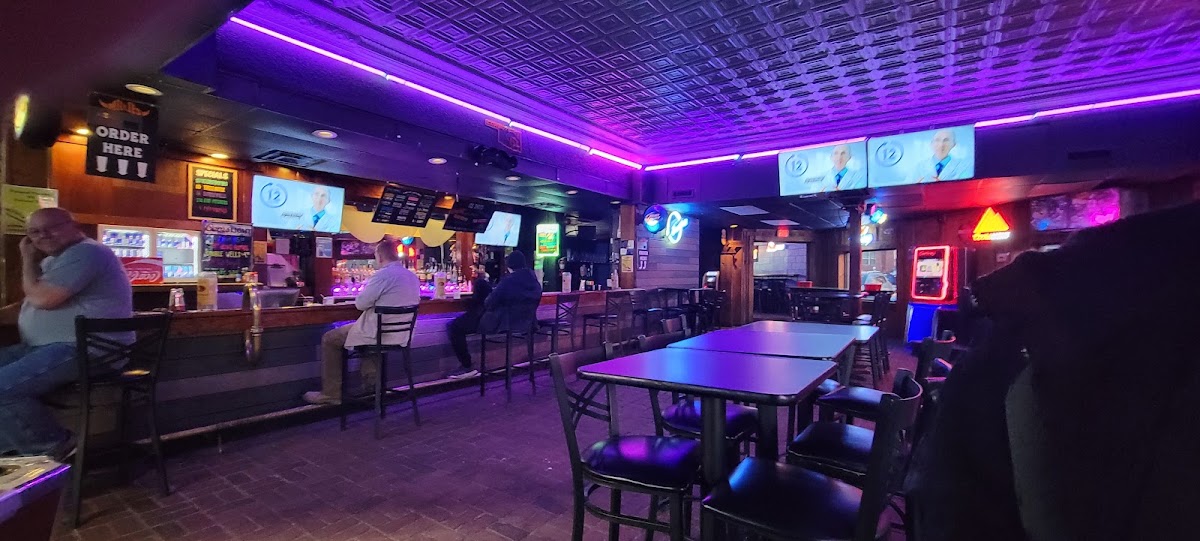 Willies Saloon