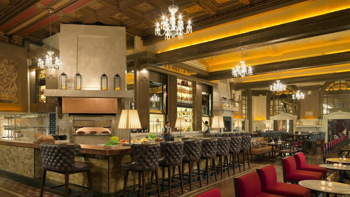 OAK Long Bar + Kitchen
