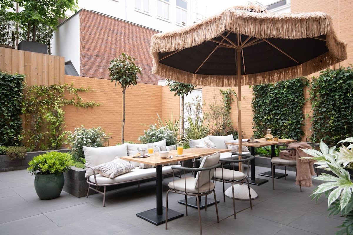 The cheapest nicest hotels in Amsterdam