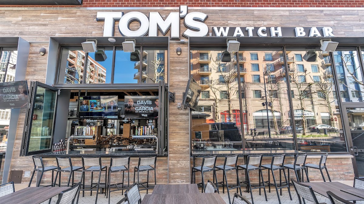 Tom's Watch Bar