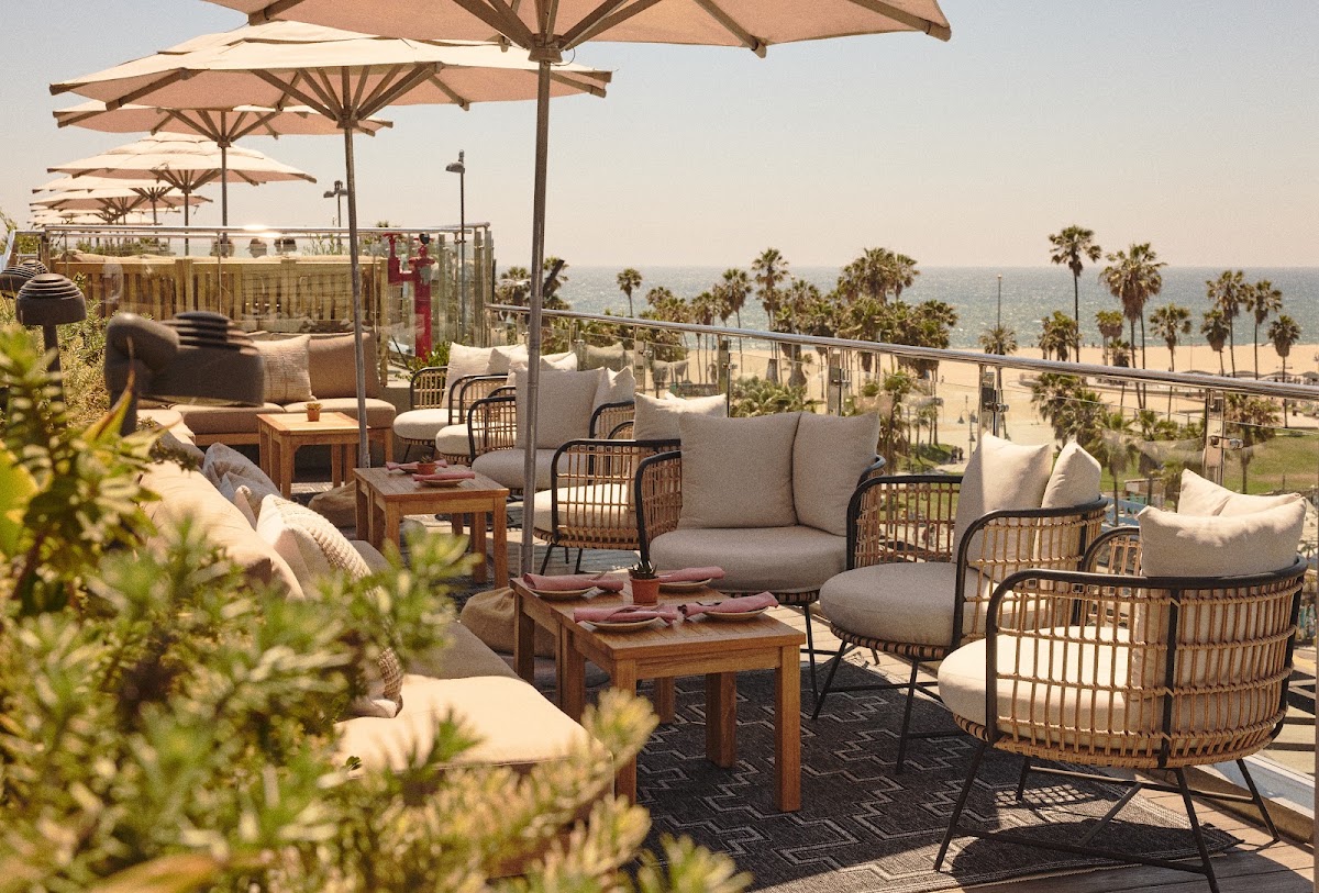 Best Rooftop Bars in Los Angeles (2026)