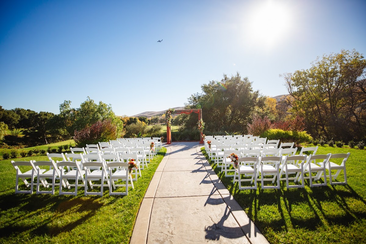Hiddenbrooke Hills by Wedgewood Weddings — affordable all-inclusive wine country wedding venue in Vallejo at the Napa/SF gateway, rolling hills, indoor pavilion, capacity 200