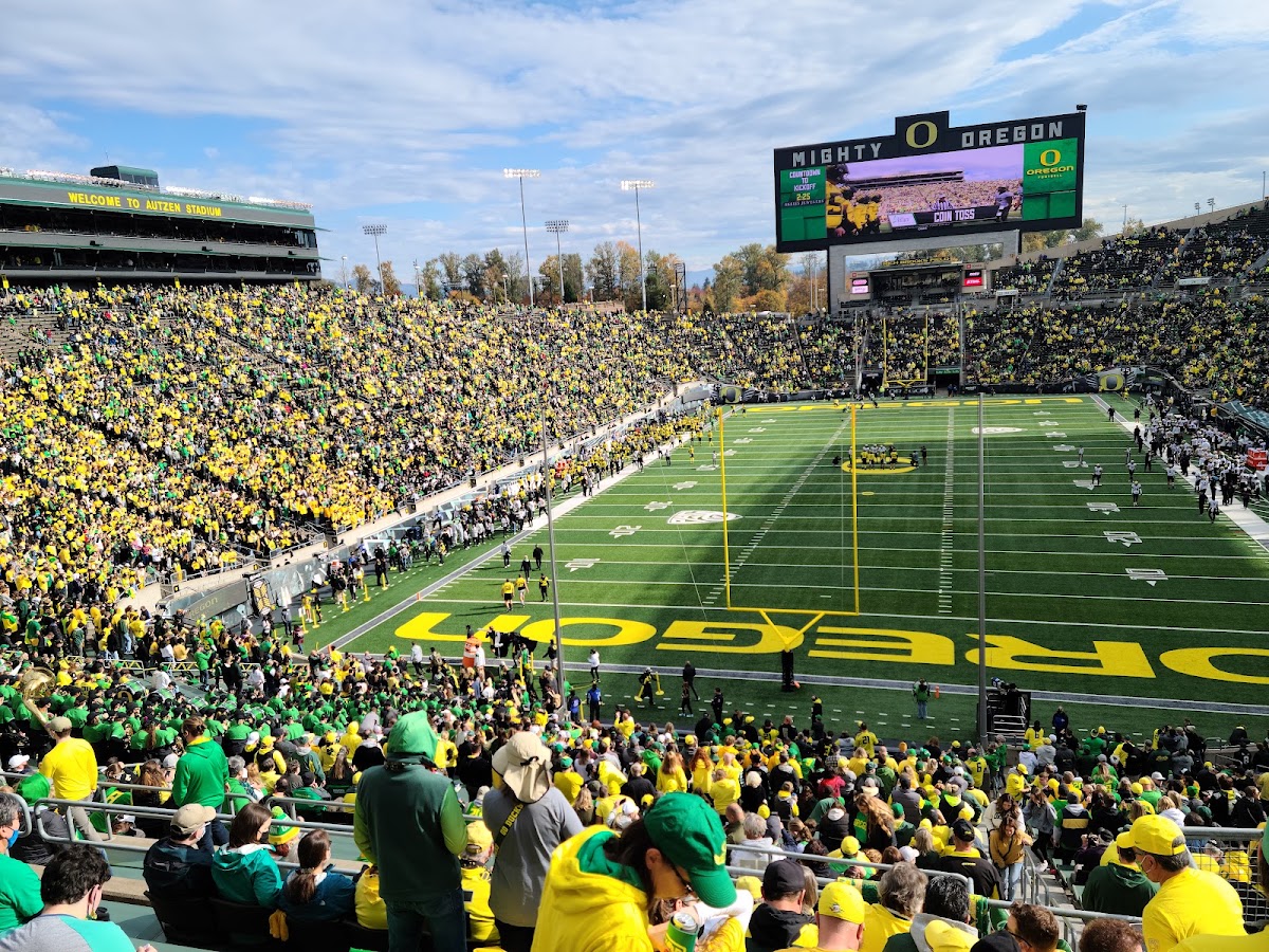 University of Oregon Guide: Restaurants, Bars & Hotels (2026)