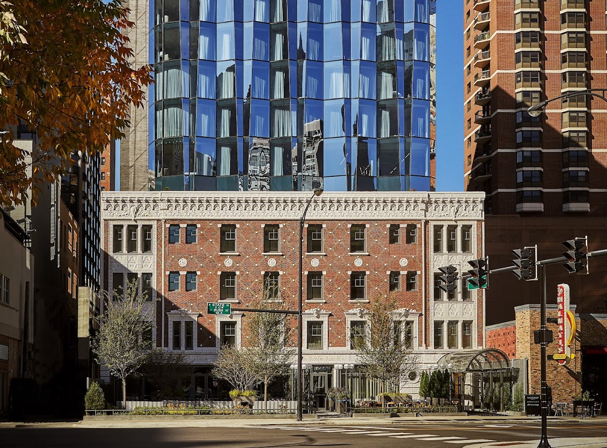 11 Hotels in Chicago Under $300 a Night