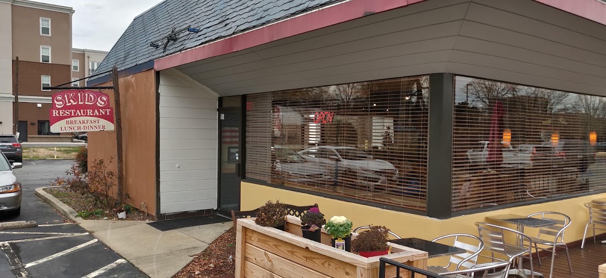Skid's Restaurant of Elon
