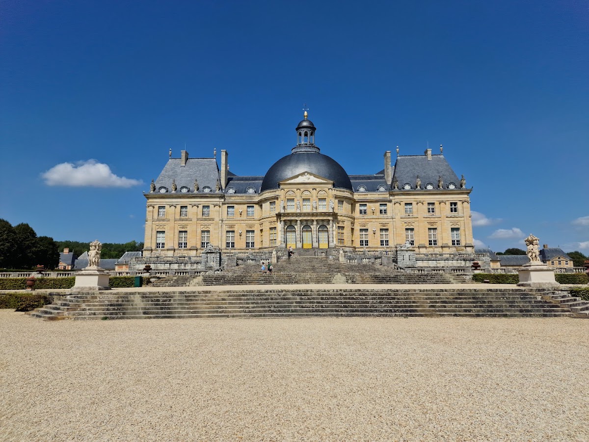 Château de Vaux-le-Vicomte — 17th-century baroque palace near Maincy that inspired Versailles, with Le Nôtre gardens and candlelit evenings, an ultra-prestige wedding venue 55 minutes from Paris for 200 guests