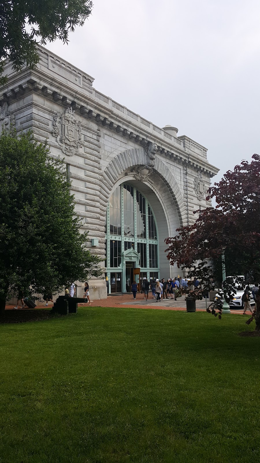 Dahlgren Hall