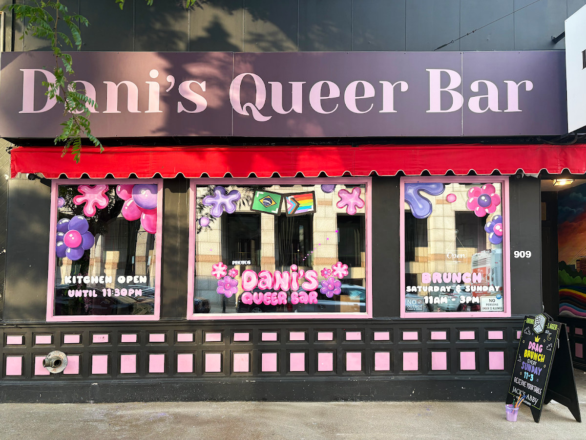 Dani's Queer Bar