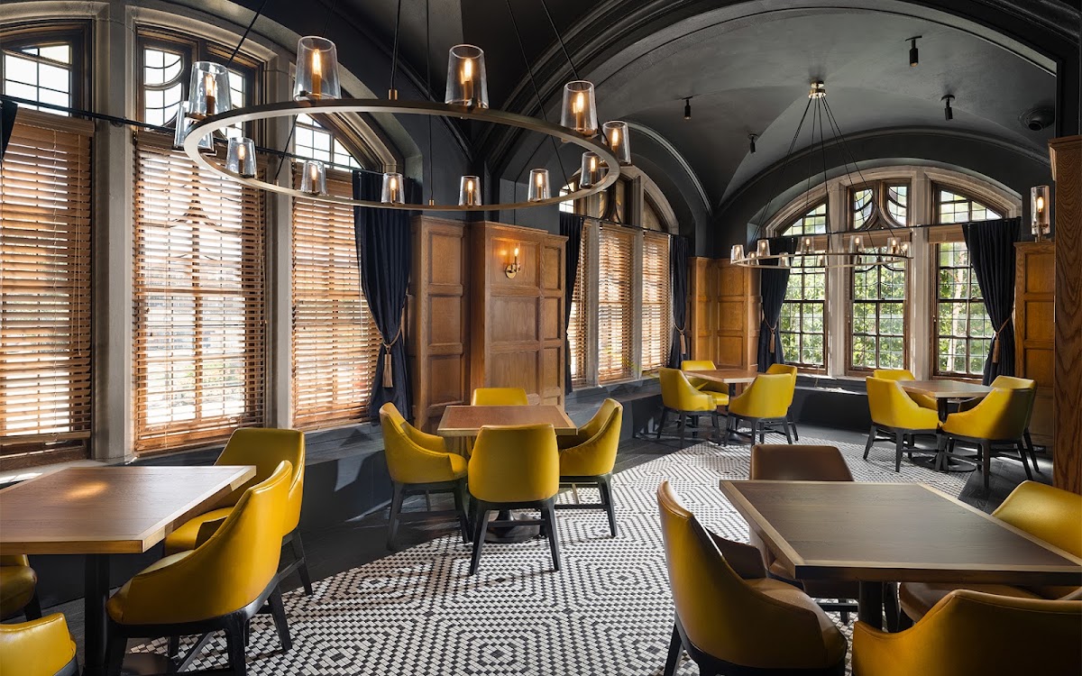 8Eleven Modern Bistro