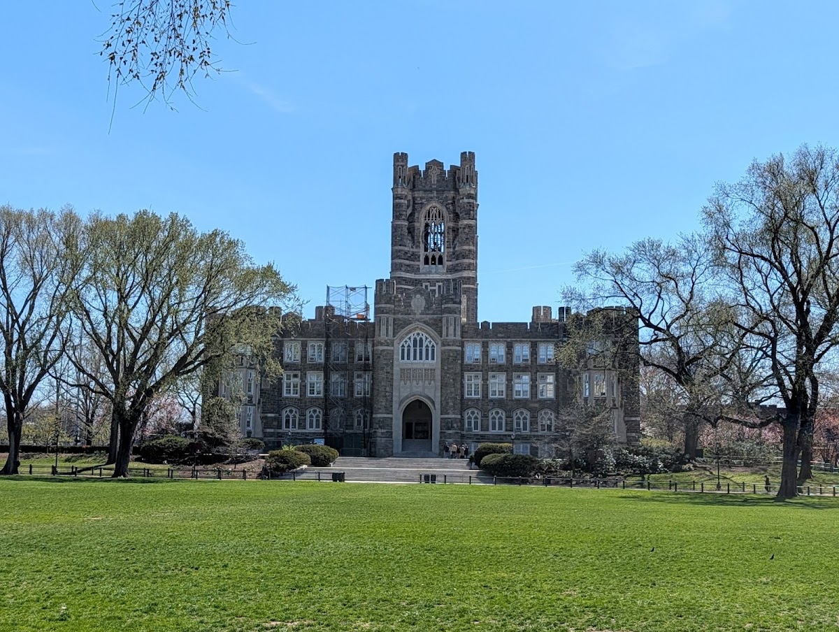Fordham University Guide: Best Restaurants, Bars & Hotels (2026)