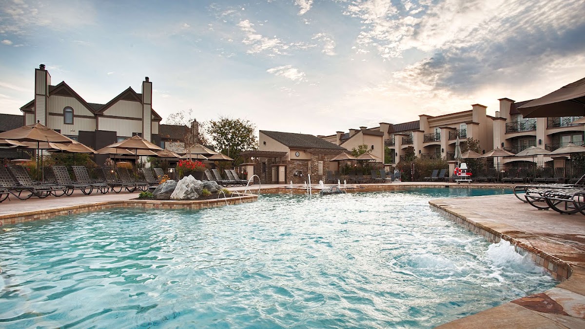 Eden Resort & Suites