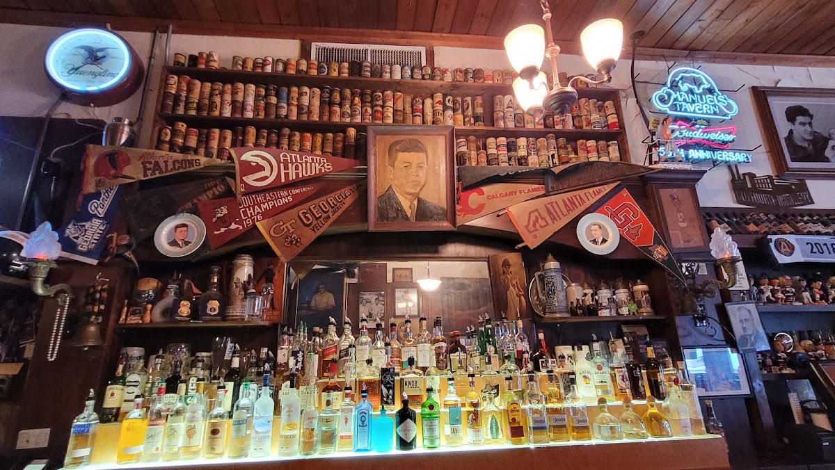 Manuel's Tavern