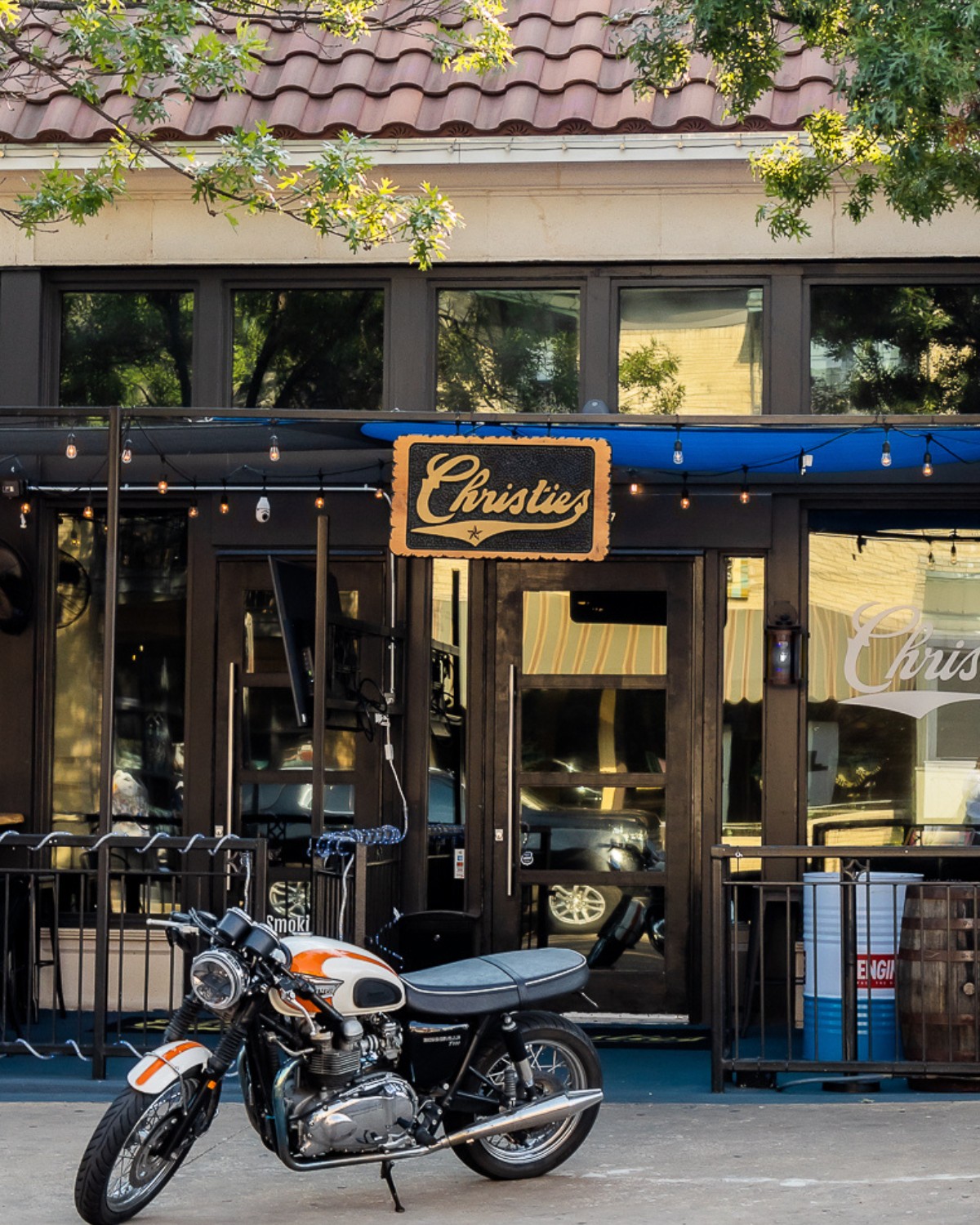 Best College Football Bars in Dallas, by School (2026)