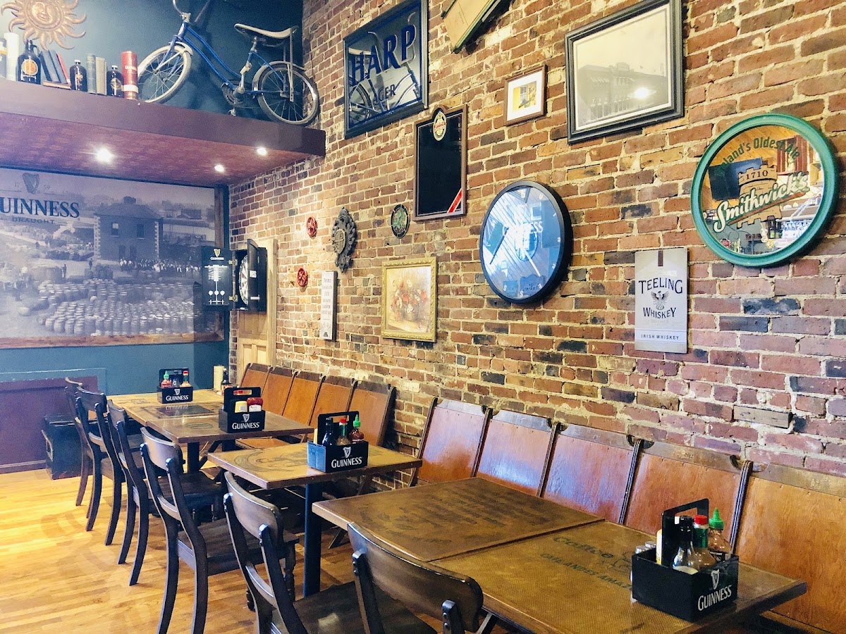 Leary's Landing Irish Pub