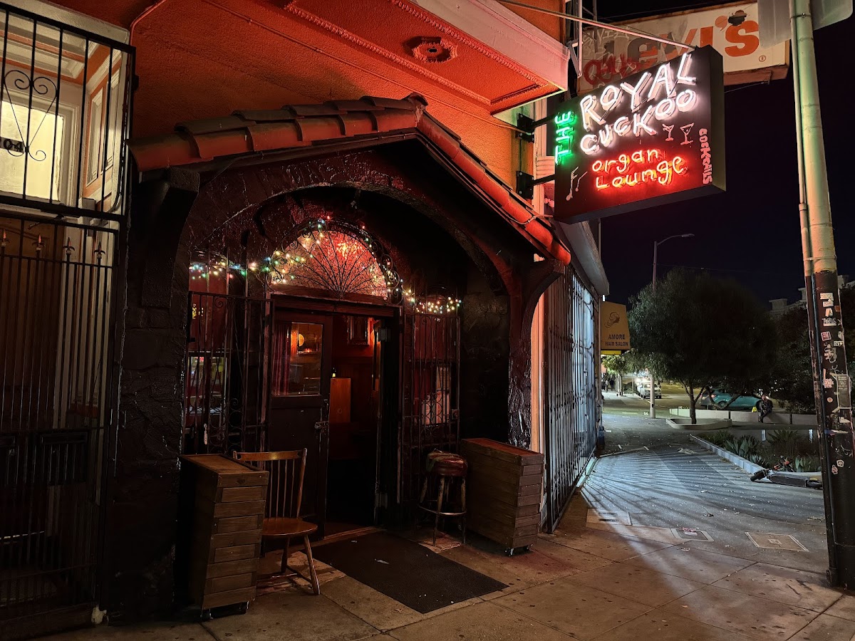 Royal Cuckoo Organ Lounge