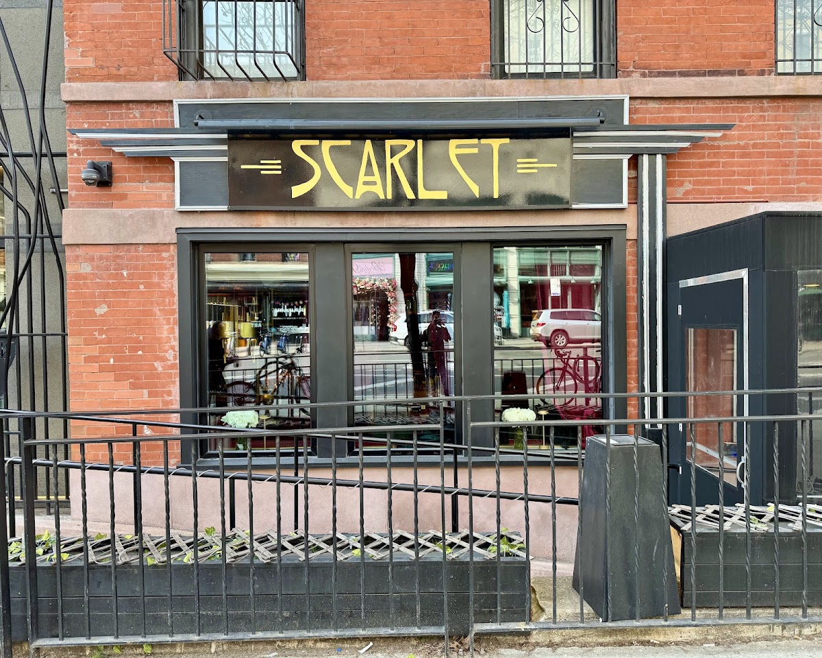 Scarlet Lounge