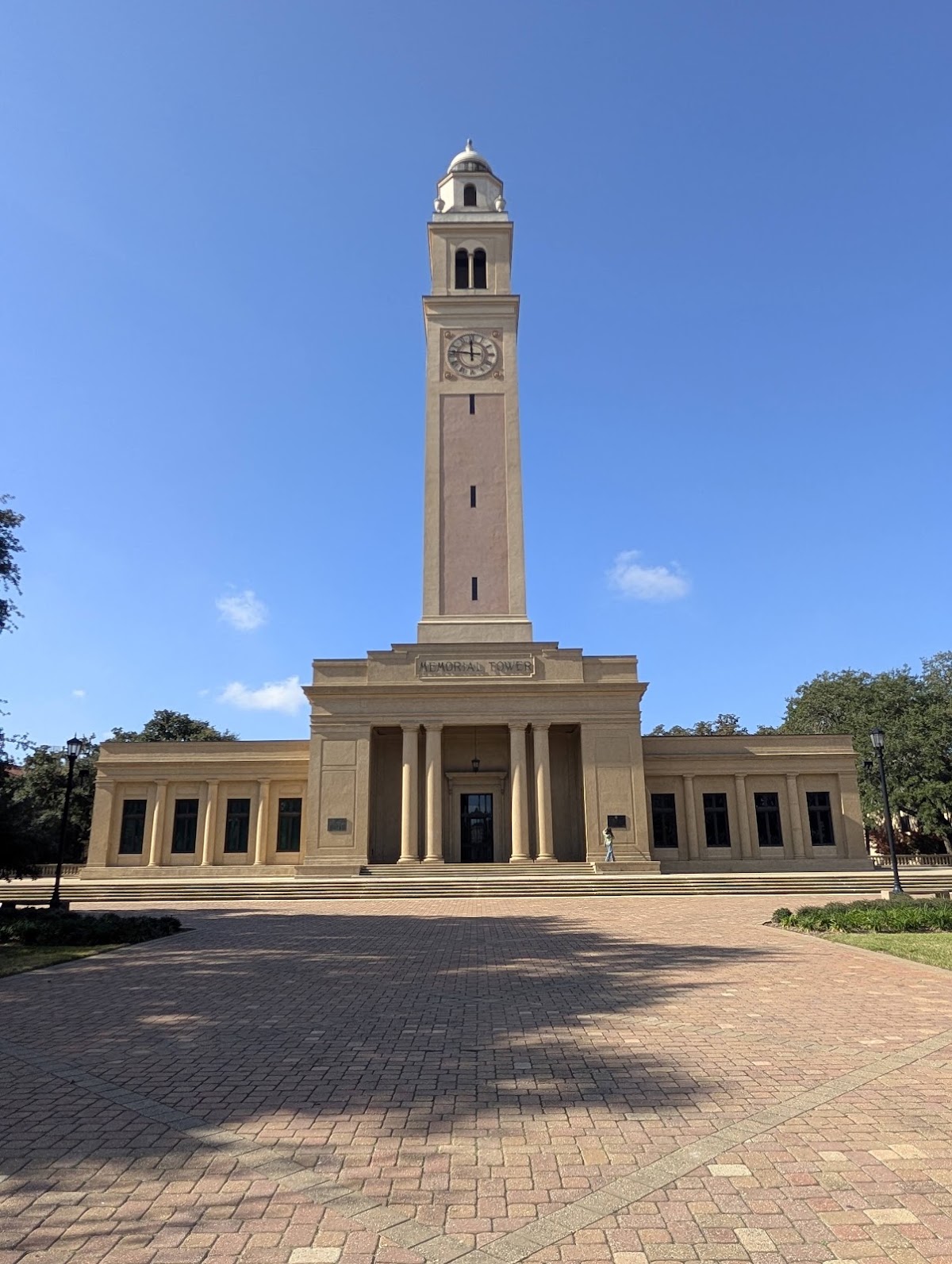 LSU Guide: Where to Eat, Drink & Stay Near Campus