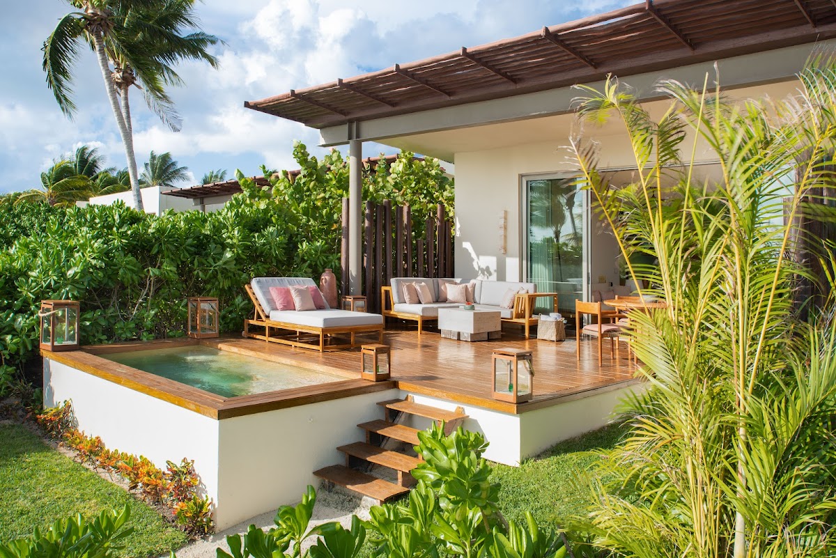 Rosewood Mayakoba — 5-star lagoon-front luxury wedding resort on the 620-acre Mayakoba enclave in the Riviera Maya, with multiple ceremony venues for 500 guests