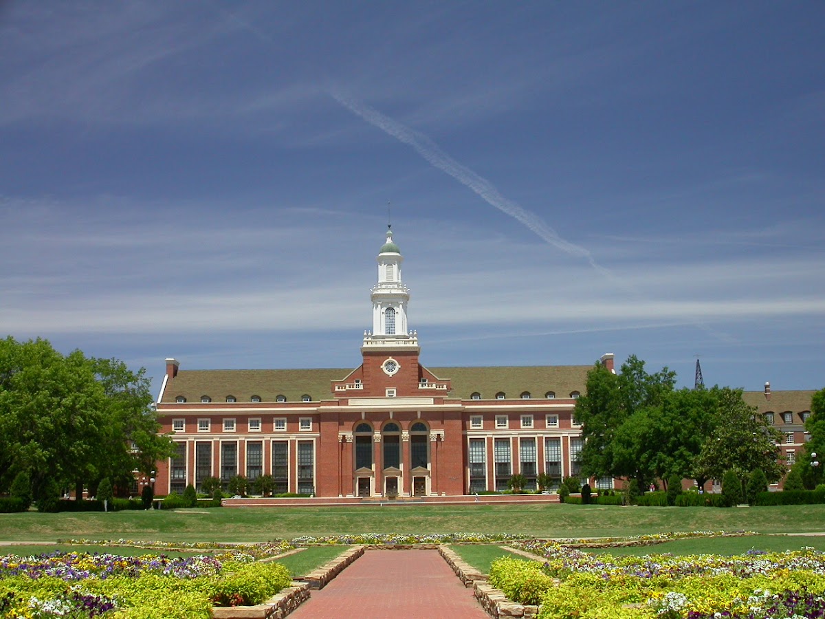 Oklahoma State University Guide: Where to Eat, Drink & Stay in Stillwater (2026)