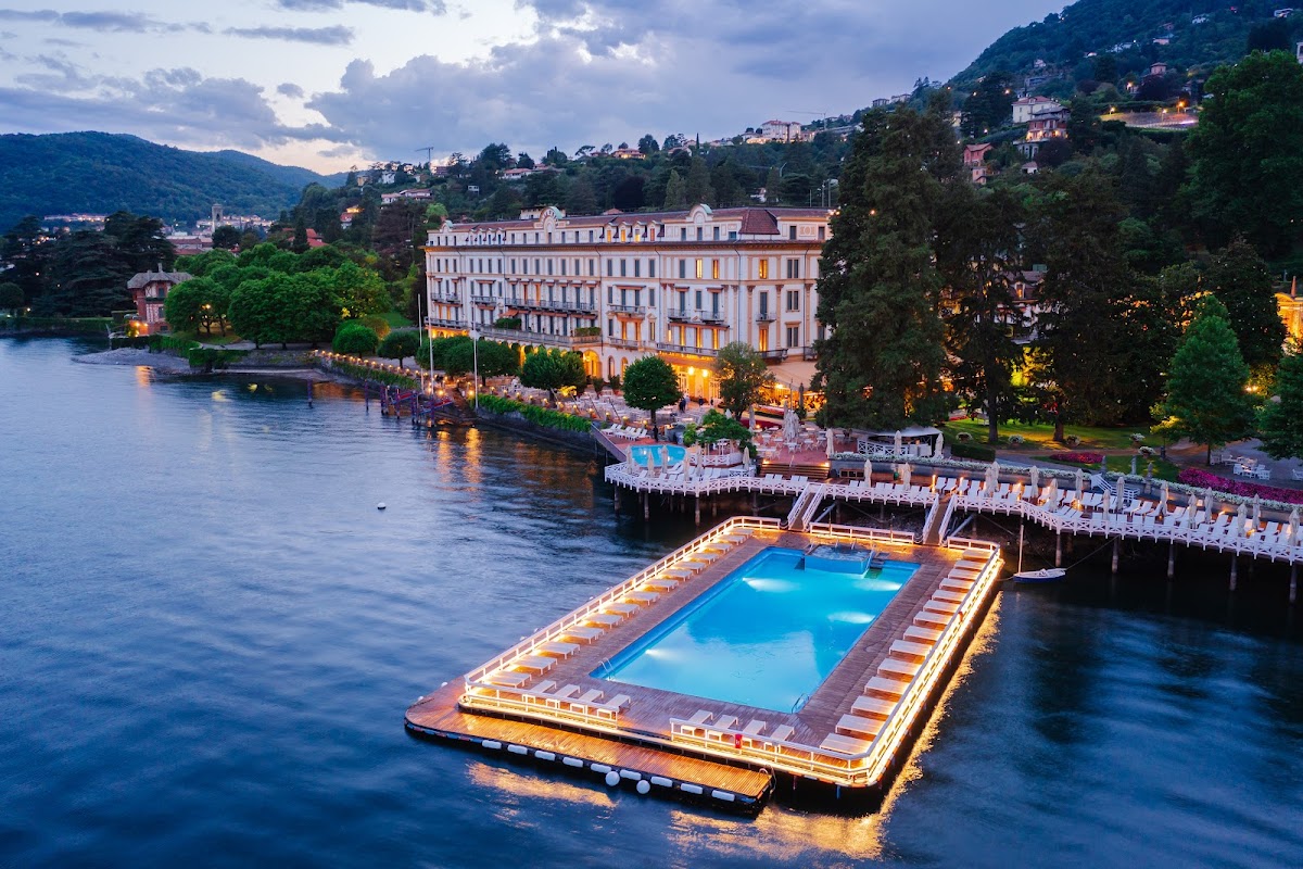 Villa d'Este — 16th-century Renaissance palace and 5-star hotel in Cernobbio on Lake Como with iconic Mosaic Garden, 152 rooms, and wedding capacity up to 200 guests
