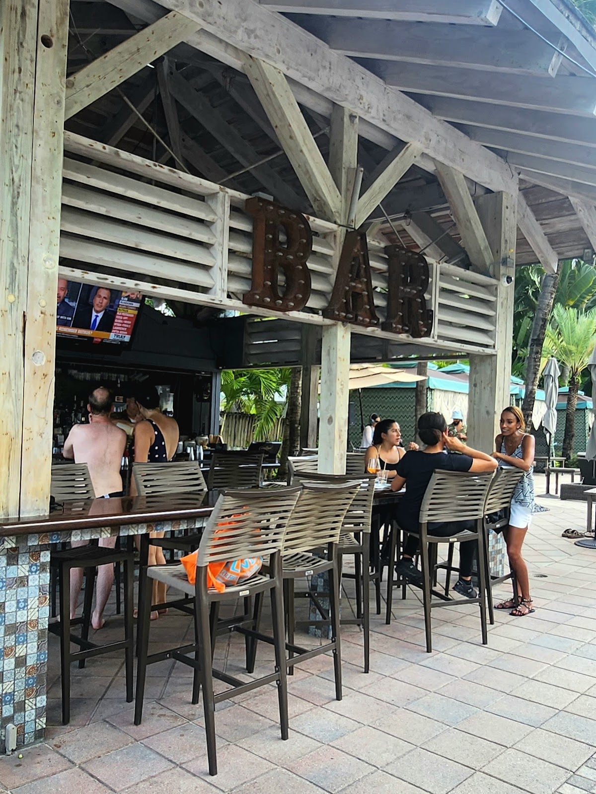 Aqua Bar & Grill at the National Hotel
