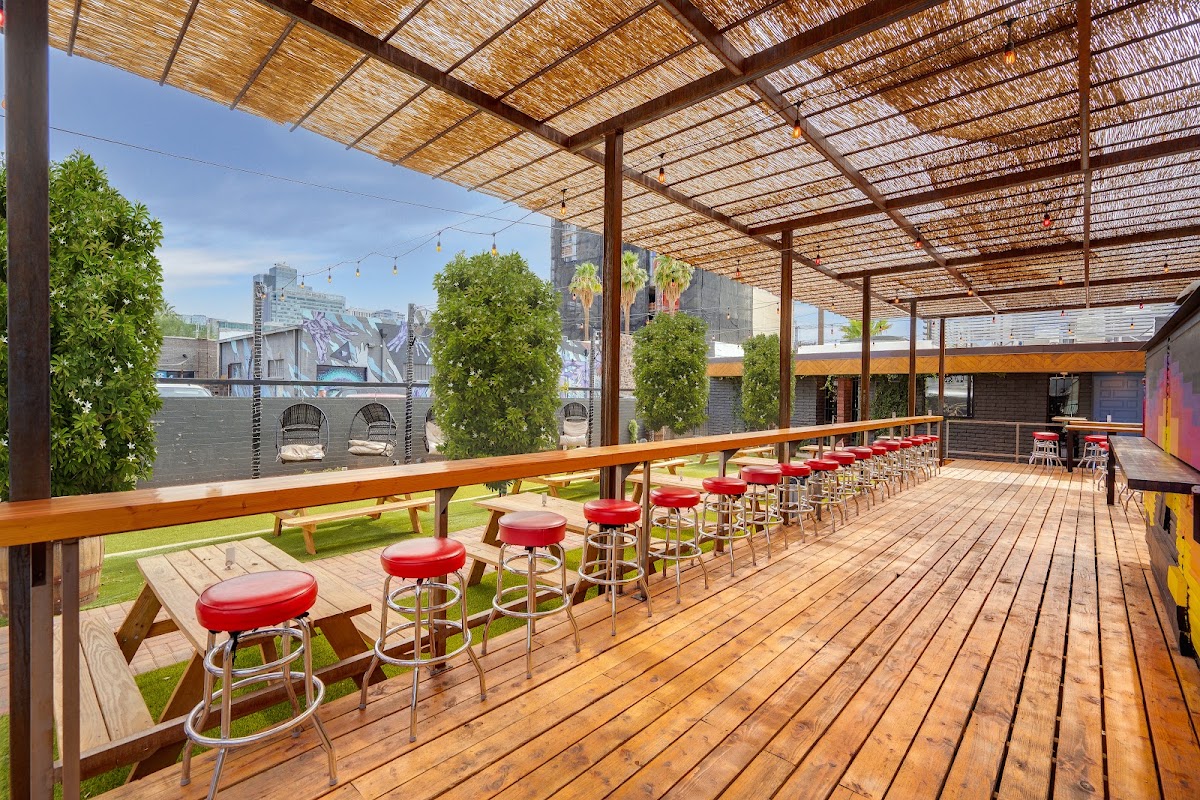 Lucky's Indoor Outdoor