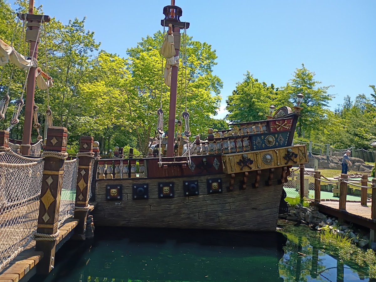 Pirate's Cove Adventure Golf