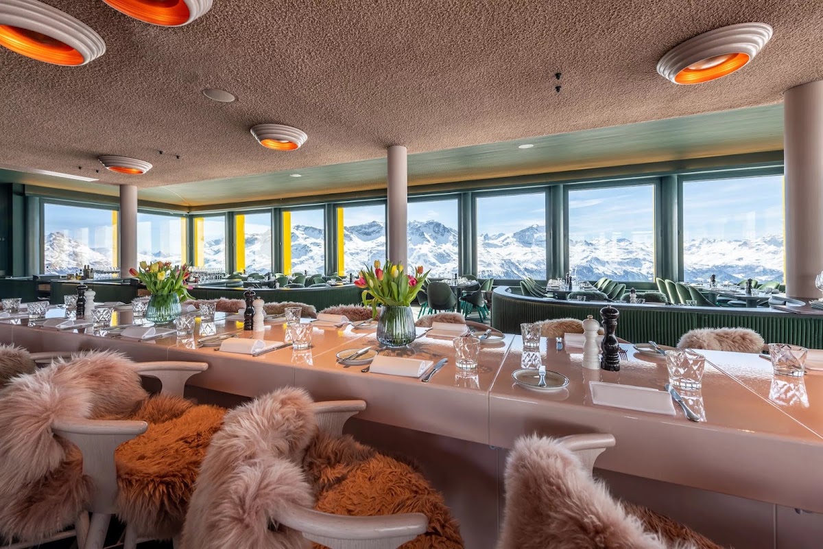 White Marmot Restaurant & Bar
