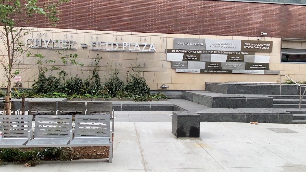 Clivner=Field Plaza